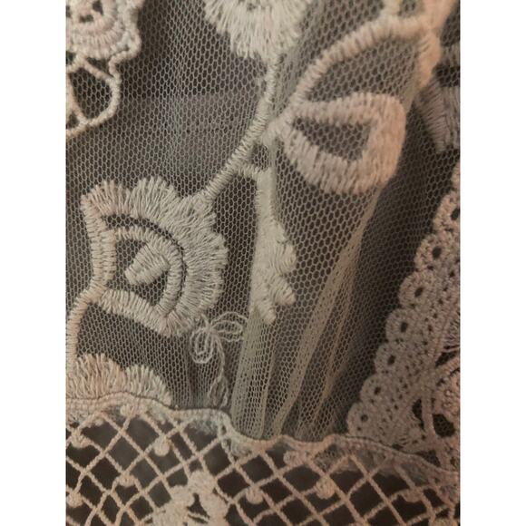 Sundance romantic lace overlay dress. size 12 - Picture 3 of 7